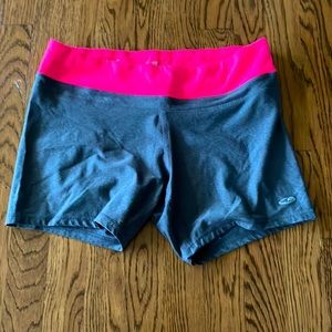 Champion L workout shorts